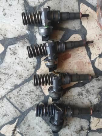 VW 1.9 TDI MOTOR ENJEKTÖR SET HALİNDE ORJİNAL ÇIKMA 038 130 073 AG 